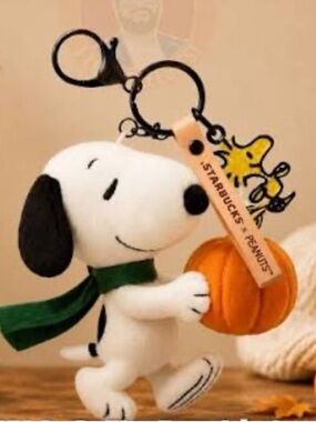 Starbucks x Peanuts Snoopy Plush Bag Charm Great Pumpkin